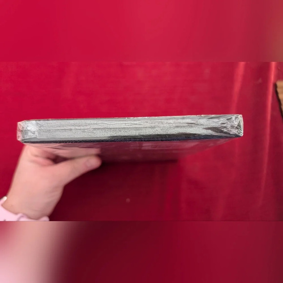 Paranormal Activity Ghost Dimension (NWT) - Picture 3 of 3